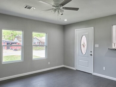 10514 Royal Oaks Dr, Houston, TX 77016 - photo 5