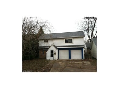 rear garage/living suite