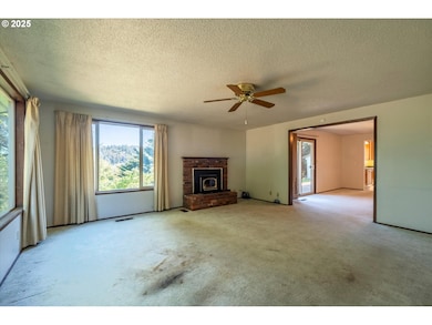 93778 Bay Park Ln, Coos Bay, OR 97420 - photo 4