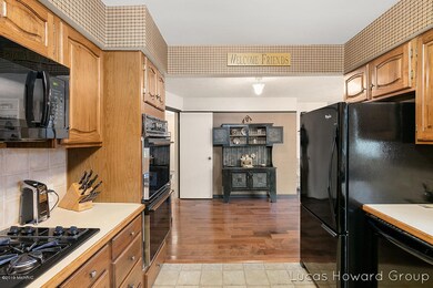 707 Foreman St SE, Lowell, MI 49331 - photo 5