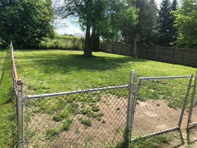 879 Nash Rd, North Tonawanda, NY 14120 - photo 2