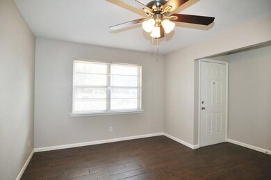 1041 Livingston Dr, Hurst, TX 76053 - photo 2