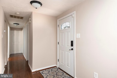 6679 Hawkeye Run, Columbia, MD 21044 - photo 3