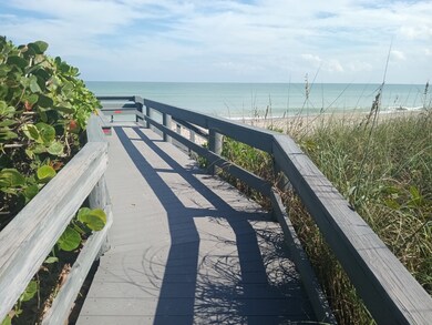 704 Amelia Ln, Melbourne, FL 32951 - photo 4