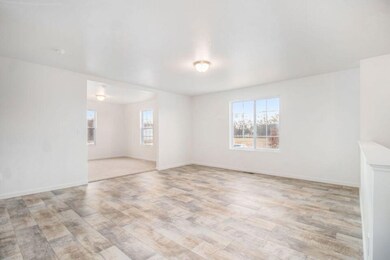 CFE007-i2190 Great Room1