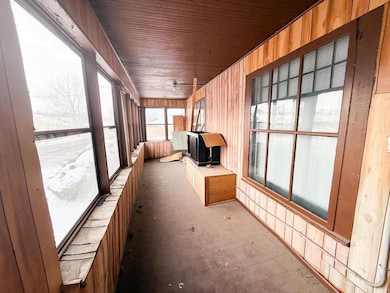 226 Campbell Ave, Waterloo, IA 50701 - photo 3