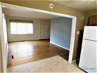 827 Bernard Ave, Findlay, OH 45840 - photo 4