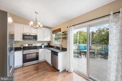 6435 Tamarack Cir, Sykesville, MD 21784 - photo 2