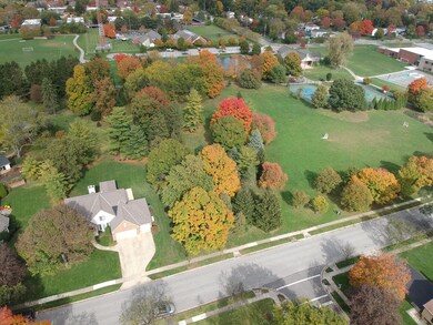No neighbors on park side