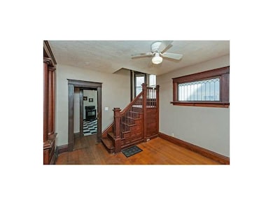 Foyer.
