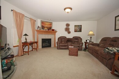 6 Living Room