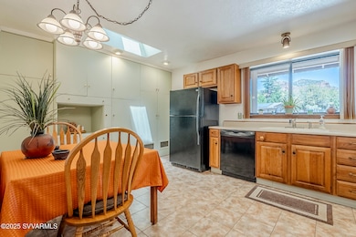 Starlight-36.jpg_kitchenstoragepantry
