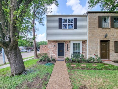 6350 Chevy Chase Dr unit 25, Houston, TX 77057 - photo 2