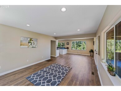 831 S 11th St, Coos Bay, OR 97420 - photo 2