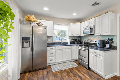 7 the Concourse, Niverville, NY 12130 - photo 4