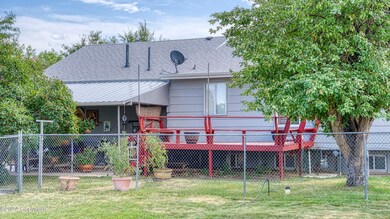 907 E Fourth-10