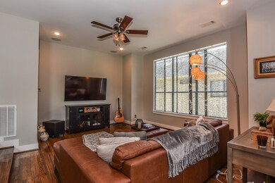 4418 Koehler St unit A, Houston, TX 77007 - photo 2