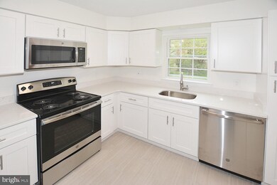 6717 Haycock Rd, Falls Church, VA 22043 - photo 7