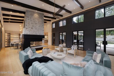 2288_lake_creek_rd_interior_living_b