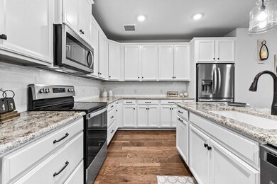 Another great view of kitchen!
