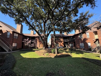 Secondary view of courtyard