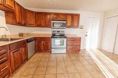 39 Old Hackett Hill Rd unit 3F, Manchester, NH 03102 - photo 3