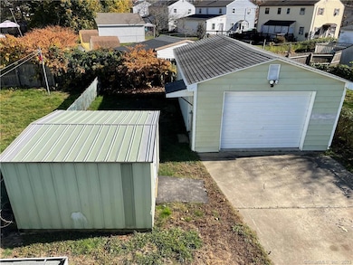 213 Larkin Ct, Stratford, CT 06615 - photo 6