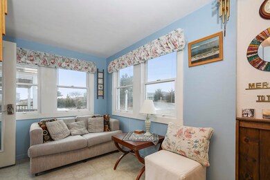 013-photo-living-room-8905538