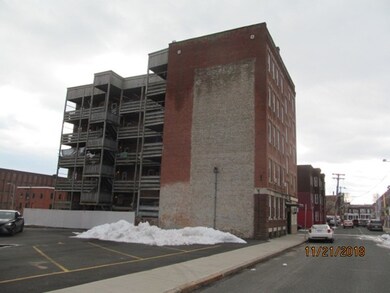 21 Essex St unit 31, Holyoke, MA 01040 - photo 4