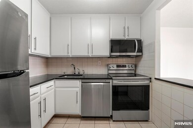 Parker Imperial unit 10G, North Bergen, NJ 07047 - photo 3