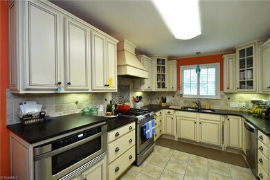 1829 Runnymede Rd, Winston Salem, NC 27104 - photo 6