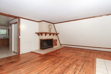 403 Meadow Ln, Lake In the Hills, IL 60156 - photo 4