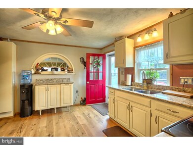 24 Spruce St, Mohnton, PA 19540 - photo 6