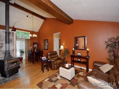 7 Apple Blossom Ln, Hendersonville, NC 28792 - photo 2