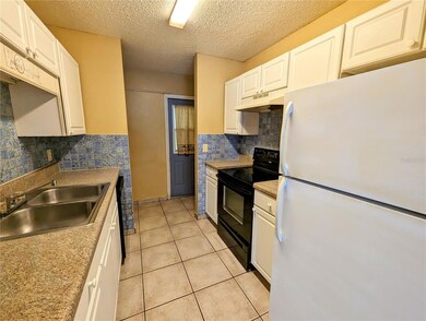 4520 68th St W unit B, Bradenton, FL 34210 - photo 4