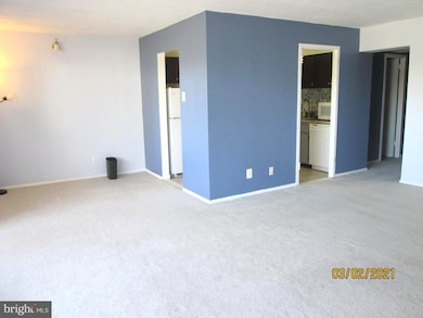 2606 Indian Dr unit 52, Alexandria, VA 22303 - photo 3