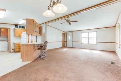 109 Cadgewith E, Lansing, MI 48906 - photo 4