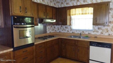 8221 Gwendolyn Rd, Jacksonville, FL 32216 - photo 5