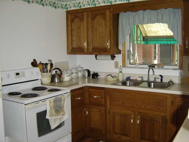Kitchen. There are hook ups for either a gas or el