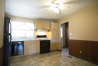 5423 Roche Ct W-16