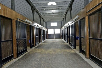 898 Carpenter Pike, Versailles, KY 40383 - photo 2