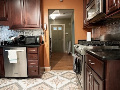 9 Oakhurst St, Dorchester Center, MA 02124 - photo 4