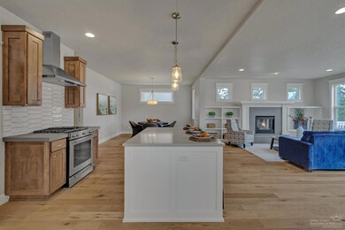 20686 SE Cougar Peak Dr, Bend, OR 97702 - photo 7