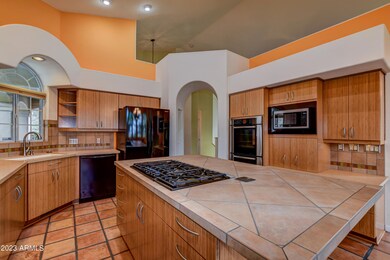 008_10 Kitchen 3