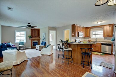 10372 Indian Rd, Gloucester, VA 23061 - photo 5