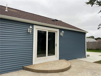 21 W Hill Cir, Cranston, RI 02920 - photo 3