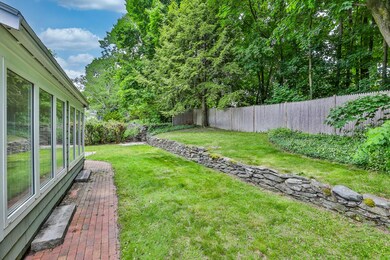 26 Sullivan St, Nashua, NH 03064 - photo 6