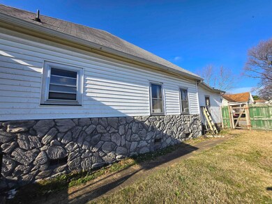 326 W 8th St, Mount Vernon, IN 47620 - photo 4