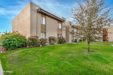 4201 E Camelback Rd unit 15, Phoenix, AZ 85018 - photo 2