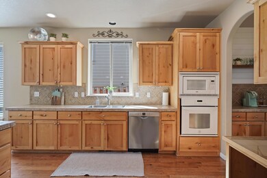 20955 Yeoman Rd, Bend, OR 97701 - photo 6